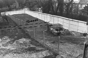 19 Meter unter der Erde gegraben: Gelungene Tunnelflucht von Klein Glienicke nach Berlin-Zehlendorf, 26. Juli 1973