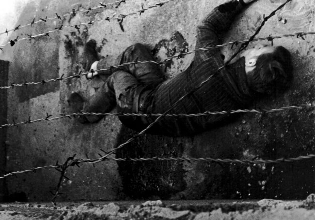 Peter Fechter, erschossen an der Berliner Mauer: Hilflos im Todesstreifen verblutend, 17. August 1962 Peter Fechter, erschossen an der Berliner Mauer: Hilflos im Todesstreifen verblutend, 17. August 1962