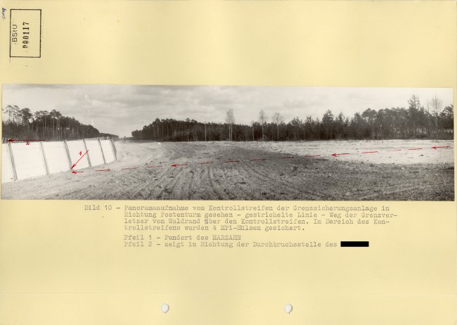 Willi Marzahn, erschossen oder selbst getötet an der Berliner Mauer: MfS-Foto vom Tatort zwischen Potsdam und Berlin-Zehlendorf, 19. März 1966 Willi Marzahn, erschossen oder selbst getötet an der Berliner Mauer: MfS-Foto vom Tatort zwischen Potsdam und Berlin-Zehlendorf, 19. März 1966