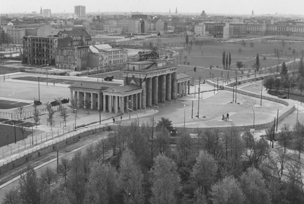 The Brandenburg Gate in Berlin, view from the Reichstag building, March 1962