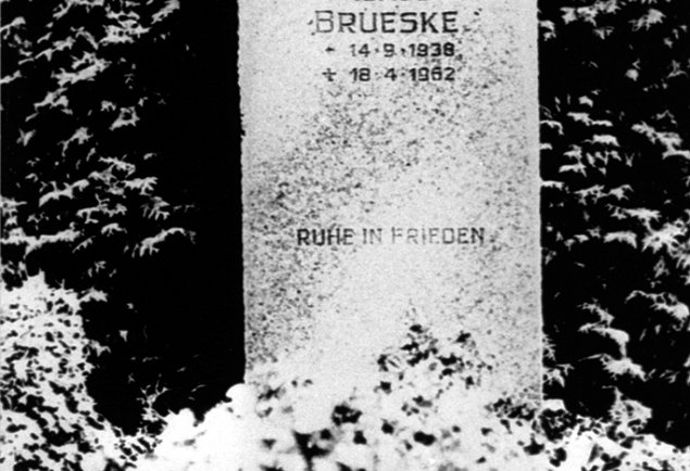 Klaus Brueske, shot dead at the Berlin Wall: MfS photo of the grave at the municipal cemetery in Lübars (photo: ca. 1975)