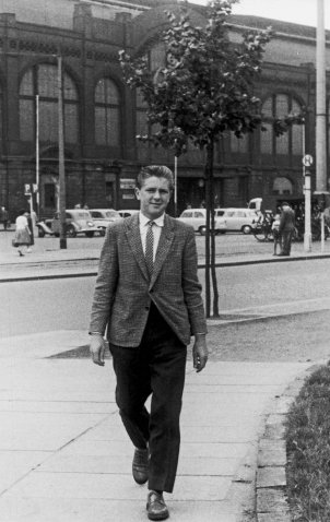 Axel Hannemann: born on April 27, 1945, shot dead in the Berlin border waters on June 5, 1962 while trying to escape (date of photo not known)