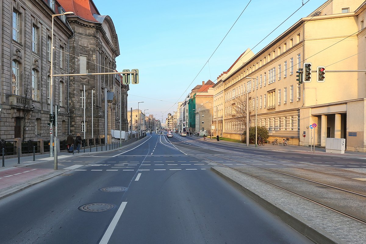 Blick auf den Grenzübergang Invalidenstraße (Richtung Osten) Blick auf den Grenzübergang Invalidenstraße (Richtung Osten)