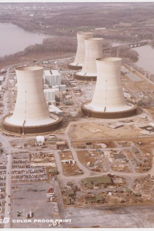 Im Kernkraftwerk Three Mile Island bei Harrisburg kommt es am 28. März 1979 zu einem Unfall mit schwerwiegenden Folgen; Aufnahme 11. April 1979