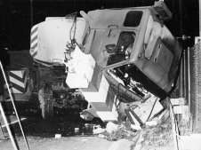Totalschaden: Gescheiterte Flucht mit einem Tanklastwagen am Grenz&uuml;bergang Marienborn, 21. November 1983