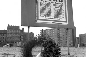 Axel Hannemann, shot dead in the Berlin border waters: West Berlin police wanted poster for the gunmen [June 1962]