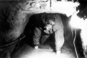 Flucht durch den 90 Zentimeter hohen, 80 Zentimeter breiten und 145 Meter langen Tunnel: Der „Tunnel 57“, 3./4. Oktober 1964