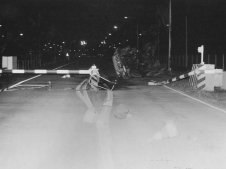 Gescheiterte Flucht eines 28-J&auml;hrigen mit einem Lastwagen Marke &bdquo;Moskau SIL 131&ldquo; am Grenz&uuml;bergang Stolpe nach Berlin-Spandau, 15. August 1989