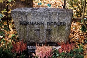 Hermann Döbler, erschossen auf dem Berliner Grenzgewässer: Grabstein in Berlin-Steglitz