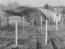 &bdquo;Letzter Zug in die Freiheit&ldquo;: Gelungene Flucht mit einem Dampfzug nach West-Berlin, 5. Dezember 1961: Am Tag nach der Zugflucht wird die Gleisverbindung nach West-Berlin zerst&ouml;rt
