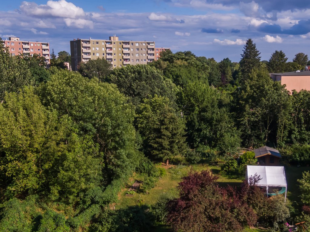 Zwischen Teltow-Seehof und Lichterfelde-Süd – Blick vom Teltowkanal Richtung Süden Zwischen Teltow-Seehof und Lichterfelde-Süd – Blick vom Teltowkanal Richtung Süden