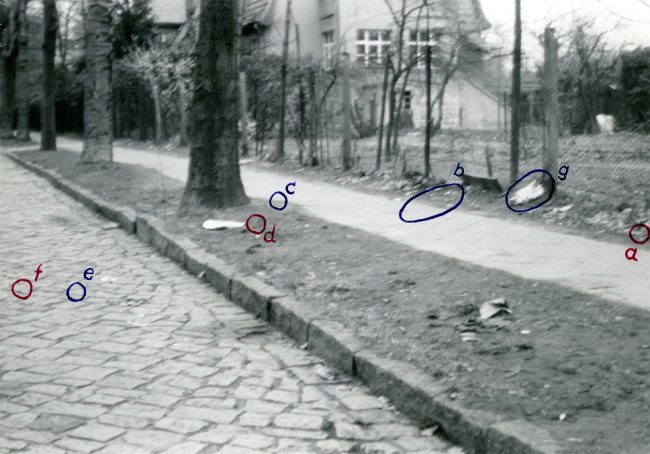 Peter Hauptmann, angeschossen an der Berliner Mauer und an den Folgen gestorben: Tatort in Potsdam-Babelsberg mit eingezeichneten Spuren des Tatgeschehens, 24. April 1965 Peter Hauptmann, angeschossen an der Berliner Mauer und an den Folgen gestorben: Tatort in Potsdam-Babelsberg mit eingezeichneten Spuren des Tatgeschehens, 24. April 1965