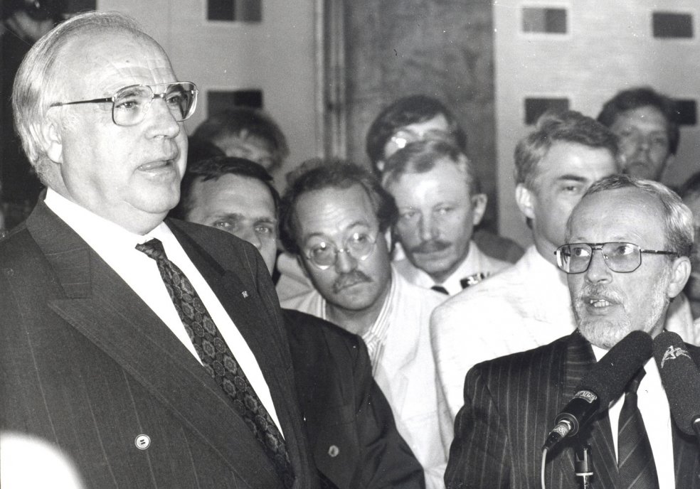 Pressekonferenz von Helmut Kohl und Lothar de Maizière nach einer Sondersitzung der CDU/DA- Volkskammerfraktion am 24. August 1990