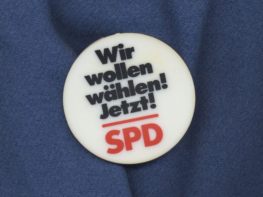 SPD-Button zu den vorgezogenen Bundestagswahlen, März 1983