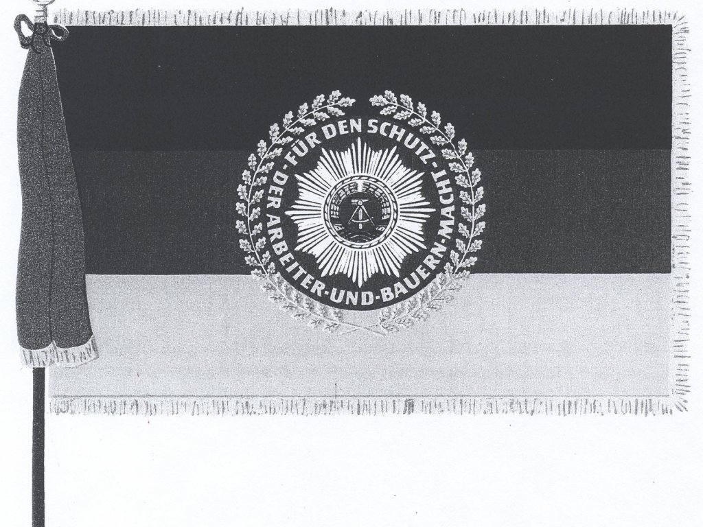 Auszeichnung der 1. Grenzbrigade (Berlin) mit der Fahne für kasernierte Einheiten