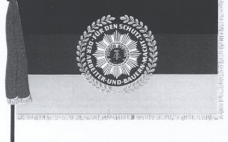 Auszeichnung der 1. Grenzbrigade (Berlin) mit der Fahne für kasernierte Einheiten