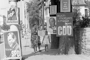 Wahlplakate der Parteien zur Bundestagswahl im September 1961