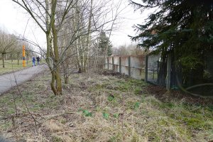 Streckmetallgitterfelder als Gartenzaun im ehemaligen Grenzgebiet zwischen Teltow-Seehof und Berlin-Lichterfelde; Aufnahme 2015