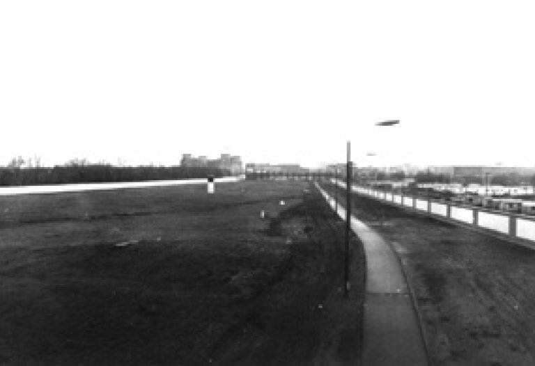 Die Berliner Mauer: Blick Richtung Potsdamer Platz, Aufnahme 1980er Jahre
