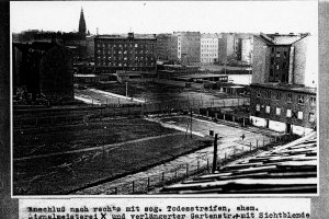 Heinz Cyrus, schwer verletzt an der Berliner Mauer und an den Folgen gestorben: Tatortfoto der West-Berliner Polizei von den Grenzanlagen an der Gartenstraße in Berlin-Mitte, 10. November 1965