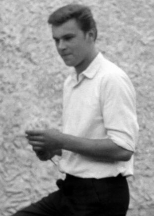 Wernhard Mispelhorn: geboren am 10. November 1945, angeschossen am 18. August 1964 bei einem Fluchtversuch an der Berliner Mauer und an den Folgen am 20. August 1964 gestorben (Aufnahme 1964)
