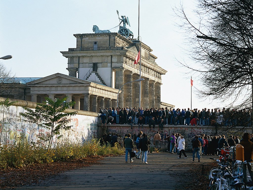 The Brandenburg Gate on 10 November 1989: No room on the top of the Wall