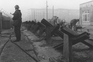 Anti-tank obstacles at the House of the Ministries, Zimmer Strasse (near Wilhelmsstrasse), probably end of November 1961
