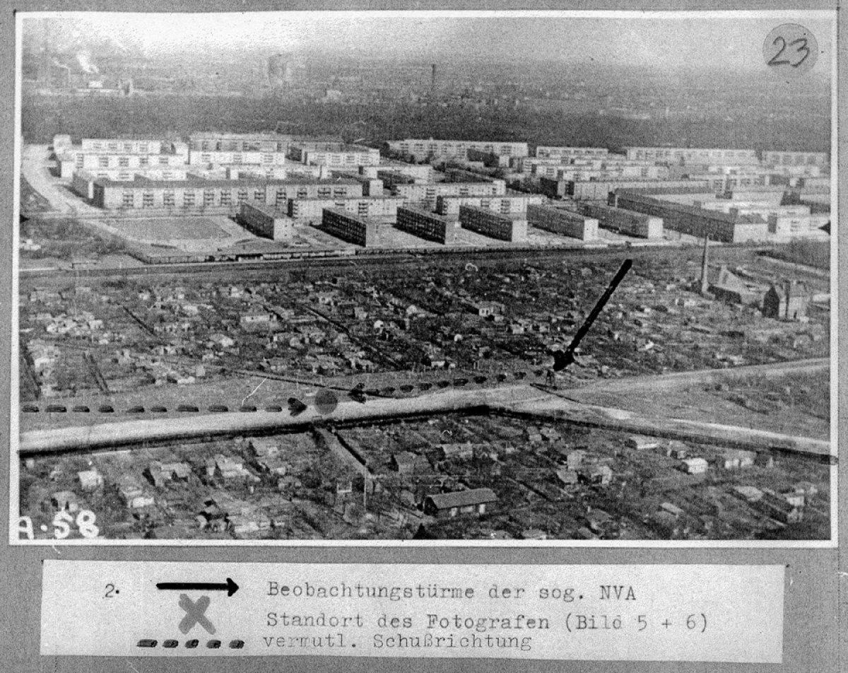 Lothar Schleusener, shot dead at the Berlin Wall: West Berlin police photo of the border territory between Berlin-Neukölln and Berlin-Treptow with direction of fired bullets marked [March 14, 1966]