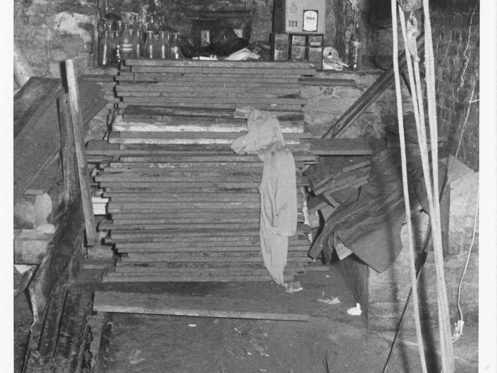 Gelungene Flucht durch den „Tunnel 29", 14. September 1962. Das Holz für den Tunnelbau kam aus Westdeutschland