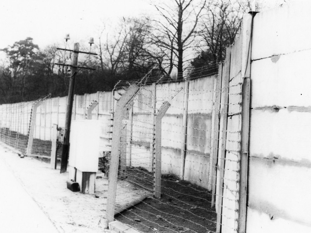 Hinterlandsicherungsmauer und Alarmzaun überwunden: Gelungene Flucht von Glienicke/Nordbahn nach Berlin-Reinickendorf mit Hilfe einer Leiter, 20. Januar 1986