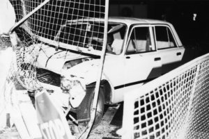 Totalschaden am Kraftfahrzeug: Gescheiterte Flucht mit einem PKW Marke „Lada“ über den Grenzübergang Chausseestraße, 27. September 1986
