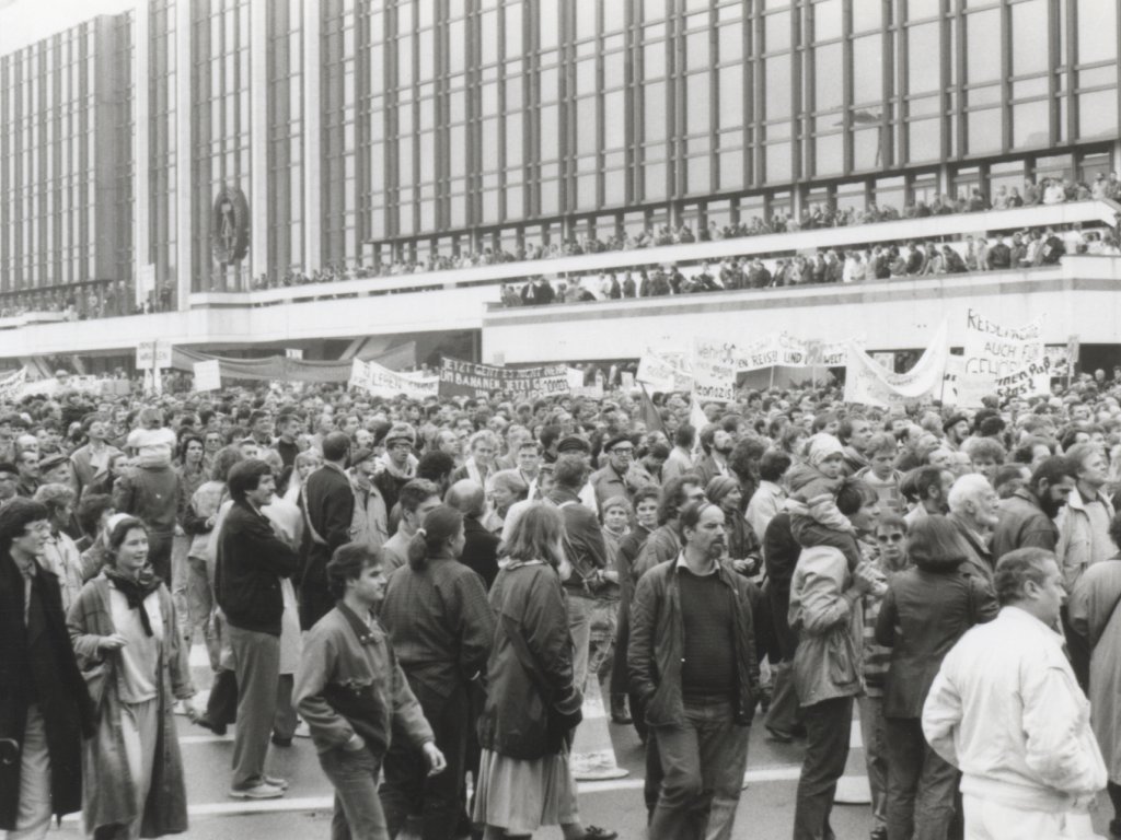 Demonstration in East Berlin, 4 November 1989