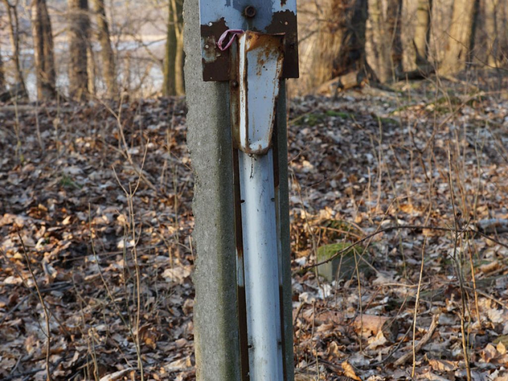 Grenzposten-Sprechstelle der DDR-Grenztruppen am Sacrower See; Aufnahme 2015