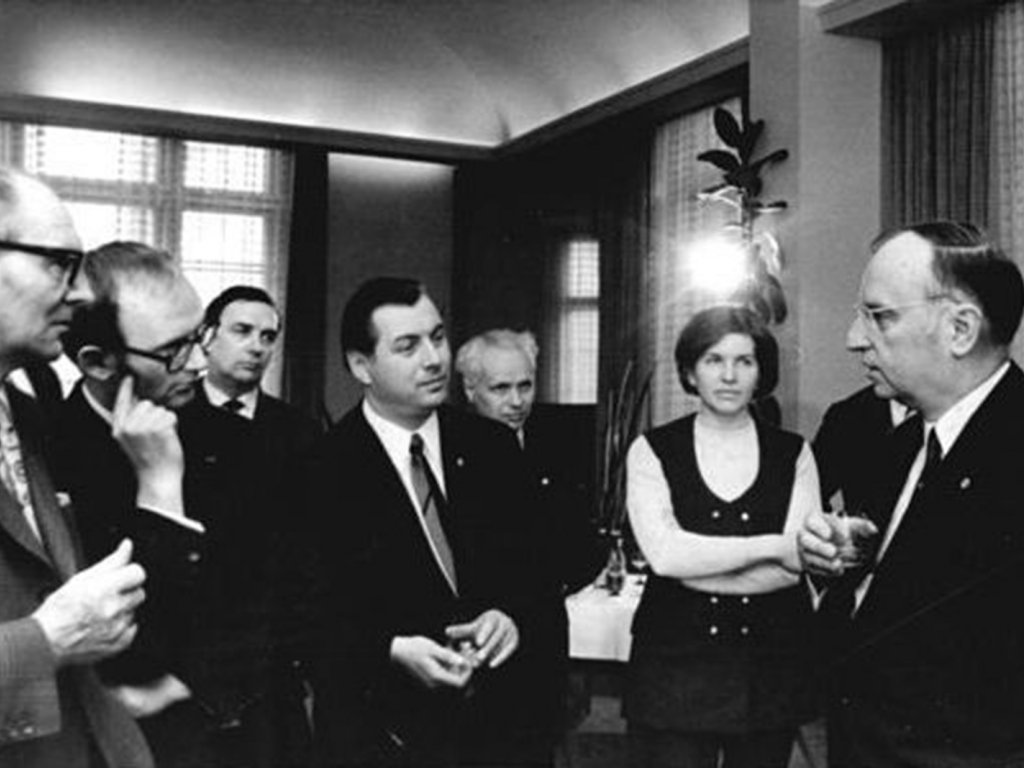 20. Jahrestag der Gründung des Deutschen Schriftstellerverbandes: (v. r. n. l.) Kurt Hager, Werner Neubert, Hermann Kant und Jurij Brezan; Aufnahme 6. April 1972