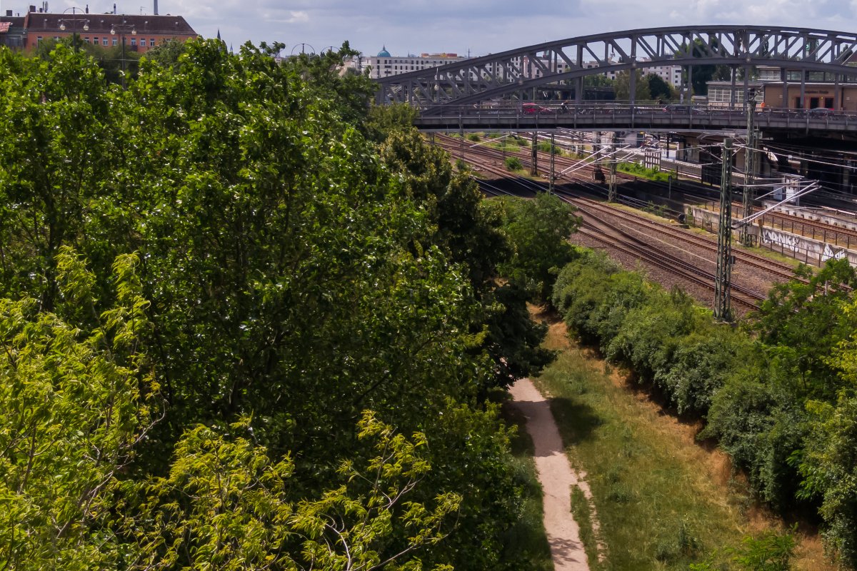 Blick auf die Bösebrücke (Bornholmer Straße), Richtung Süden