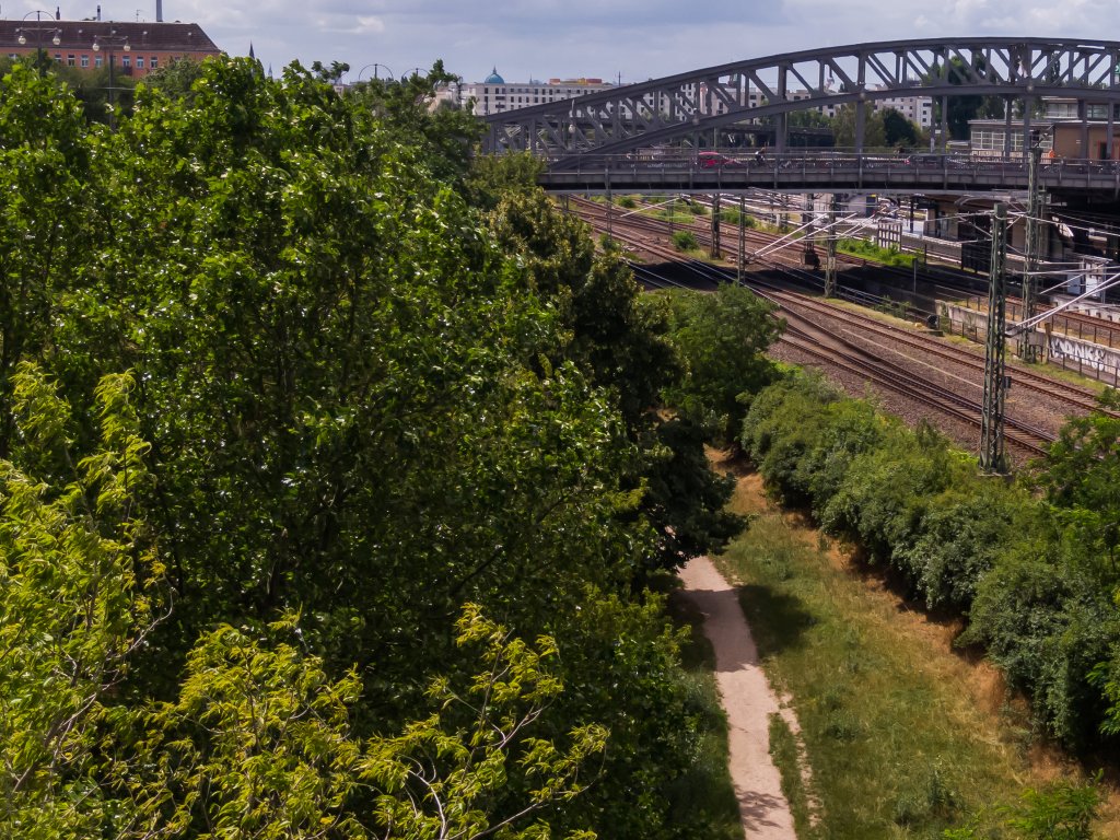 Blick auf die Bösebrücke (Bornholmer Straße), Richtung Süden Blick auf die Bösebrücke (Bornholmer Straße), Richtung Süden