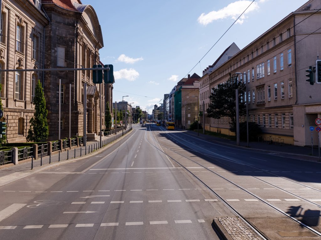 Blick auf den Grenzübergang Invalidenstraße (Richtung Osten) Blick auf den Grenzübergang Invalidenstraße (Richtung Osten)