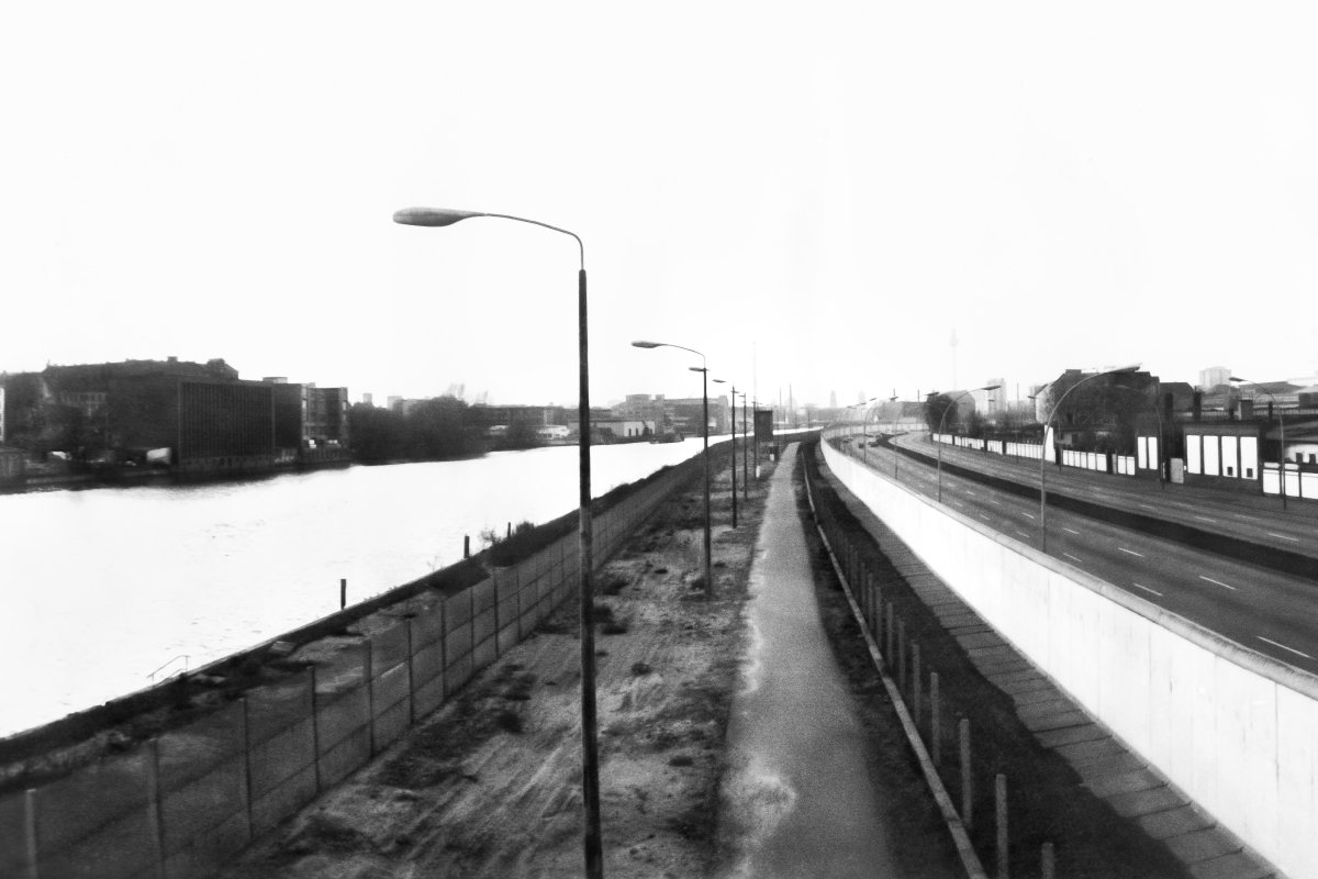 Zwischen Spree und Mühlenstraße (Westseite der „East Side Gallery“), Aufnahme 1980er Jahre