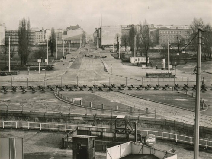 Luftbildaufnahme der Grenzanlagen am Potsdamer Platz in Richtung Leipziger Platz