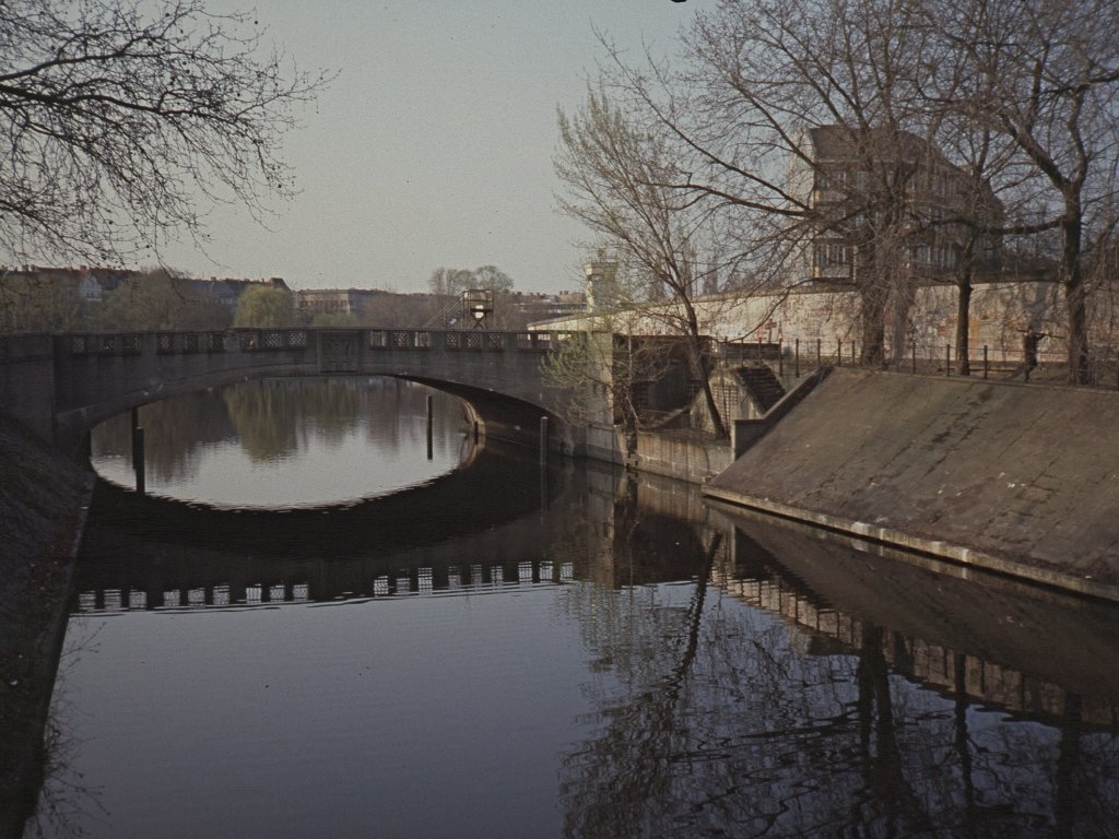 Lohmühlenbrücke und Kiehlufer
