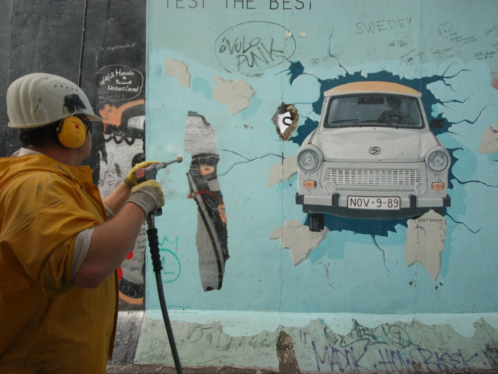 Zweite Sanierung der East Side Gallery