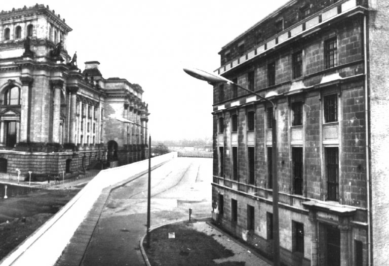 Die Berliner Mauer: Am Reichstag, Aufnahme 1980er Jahre