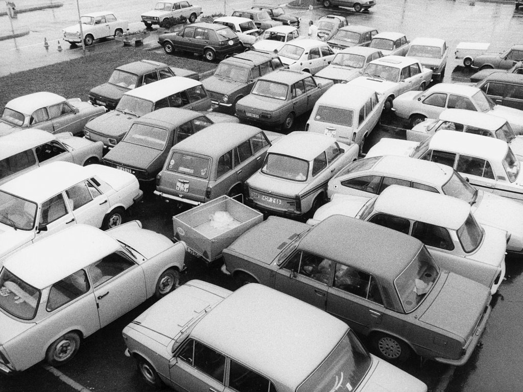 Jahrelang darauf gewartet und dafür gespart: Von DDR-Flüchtlingen zurückgelassene Fahrzeuge