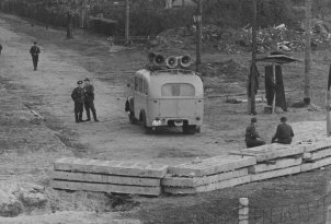 Krieg der Lautsprecher: Einsatz eines Lautsprecherwagens der Grenzpolizei gegen die Sendungen des Studios am Stacheldraht, 29. Oktober 1961.