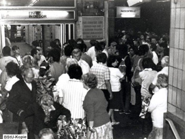 Ausreise aus der DDR (Grenzübergang Bahnhof Friedrichstrasse)
