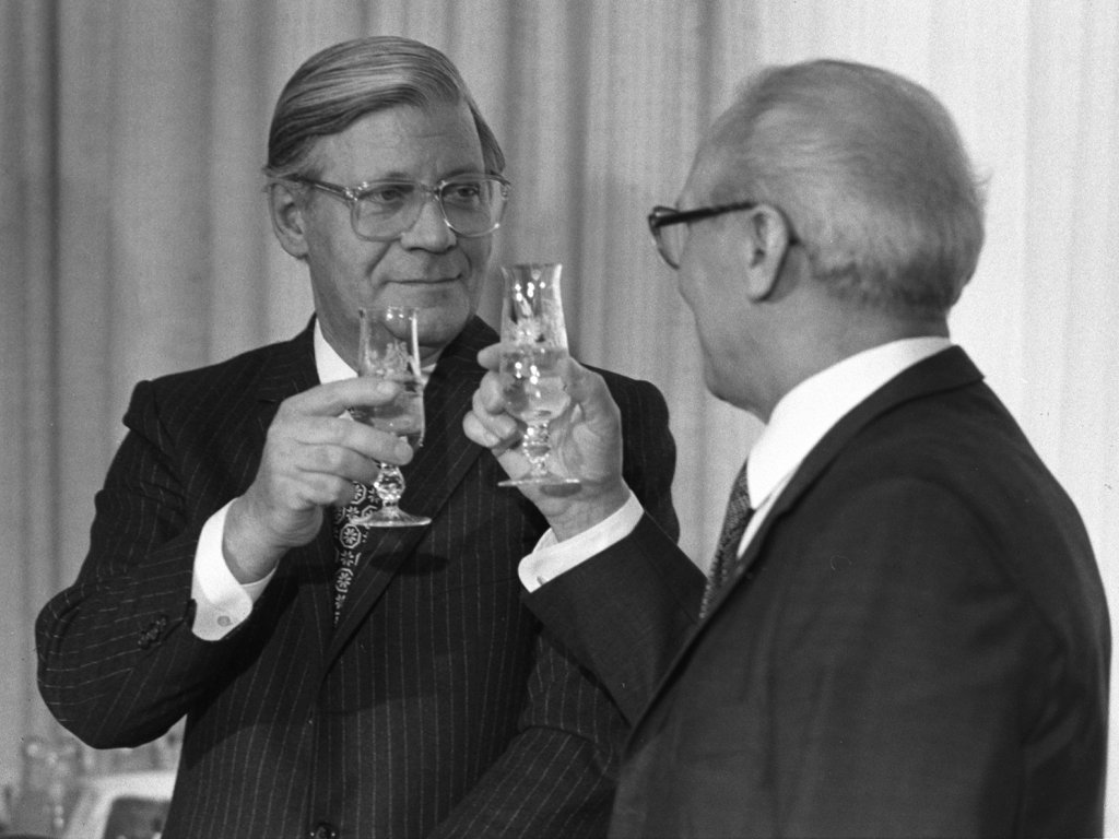 Erich Honecker and Helmut Schmidt during a lunch at Lake Werbellin, December 1981.