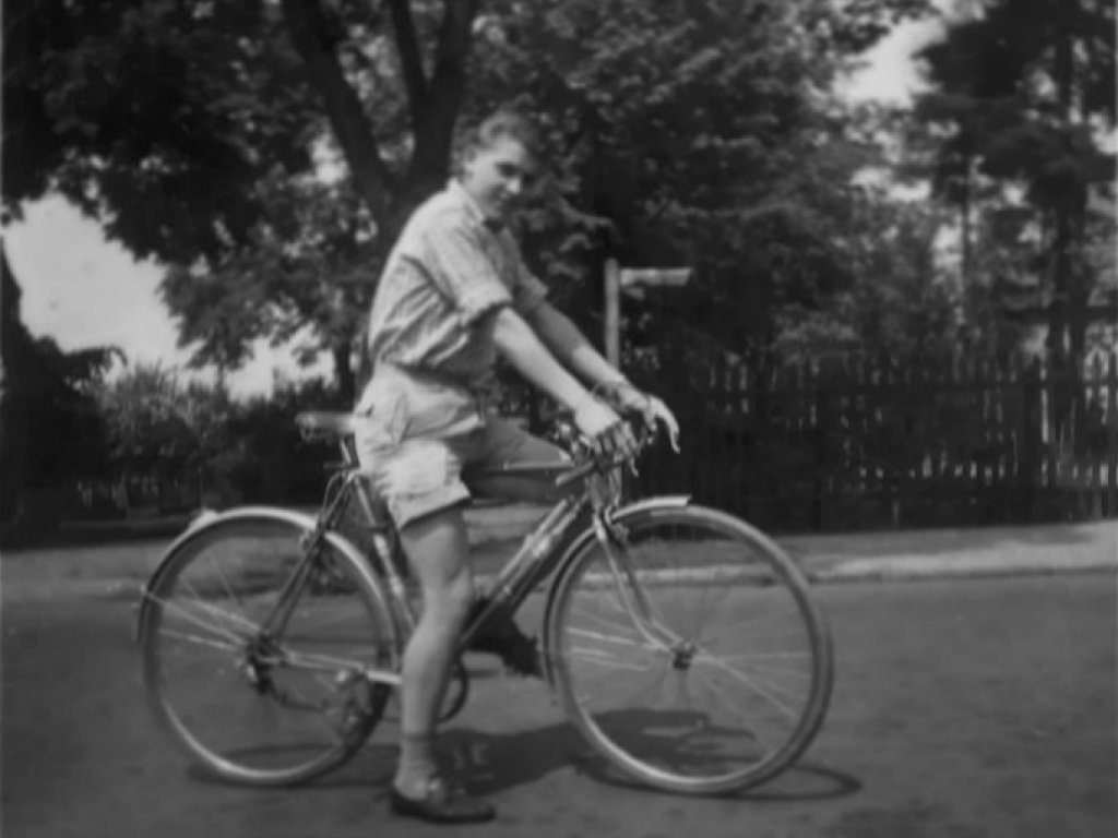 Hans Räwel as a teenager: born on Dec. 11, 1941, shot dead in the Berlin border waters on Jan. 1, 1963 while trying to escape (date of photo not known)