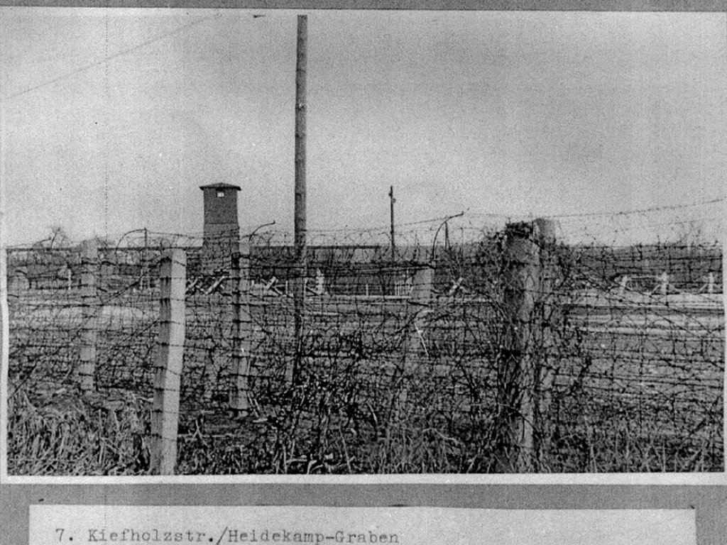 Lothar Schleusener, shot dead at the Berlin Wall: West Berlin police photo of the border territory at Kiefholzstrasse/Heidekampgraben [March 14, 1966]