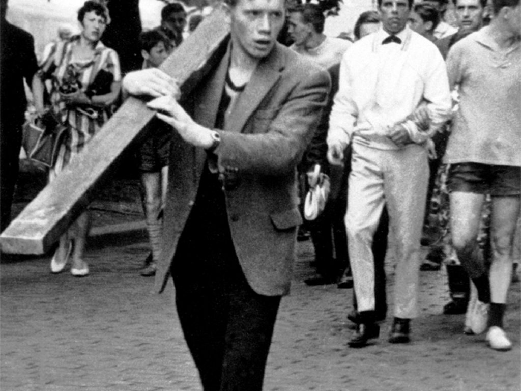 Dieter Beilig, shot dead at the Berlin Wall: Demonstration on the first anniversary of the Berlin Wall (photo: Aug. 13, 1962)