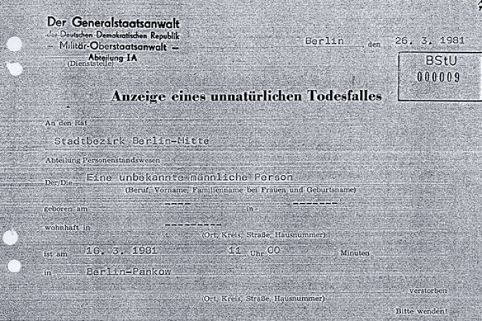 Dr. Johannes Muschol: Von der DDR-Generalstaatsanwaltschaft auf „Unbekannt" gefälschte Todesfall-Anzeige, 26. März 1981  Dr. Johannes Muschol: Von der DDR-Generalstaatsanwaltschaft auf „Unbekannt" gefälschte Todesfall-Anzeige, 26. März 1981
